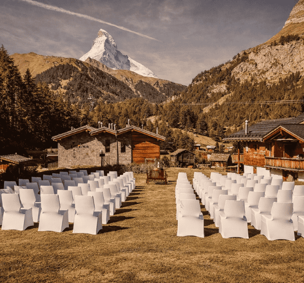 Icon eines stilisierten Cocktails mit Glas und Garnitur